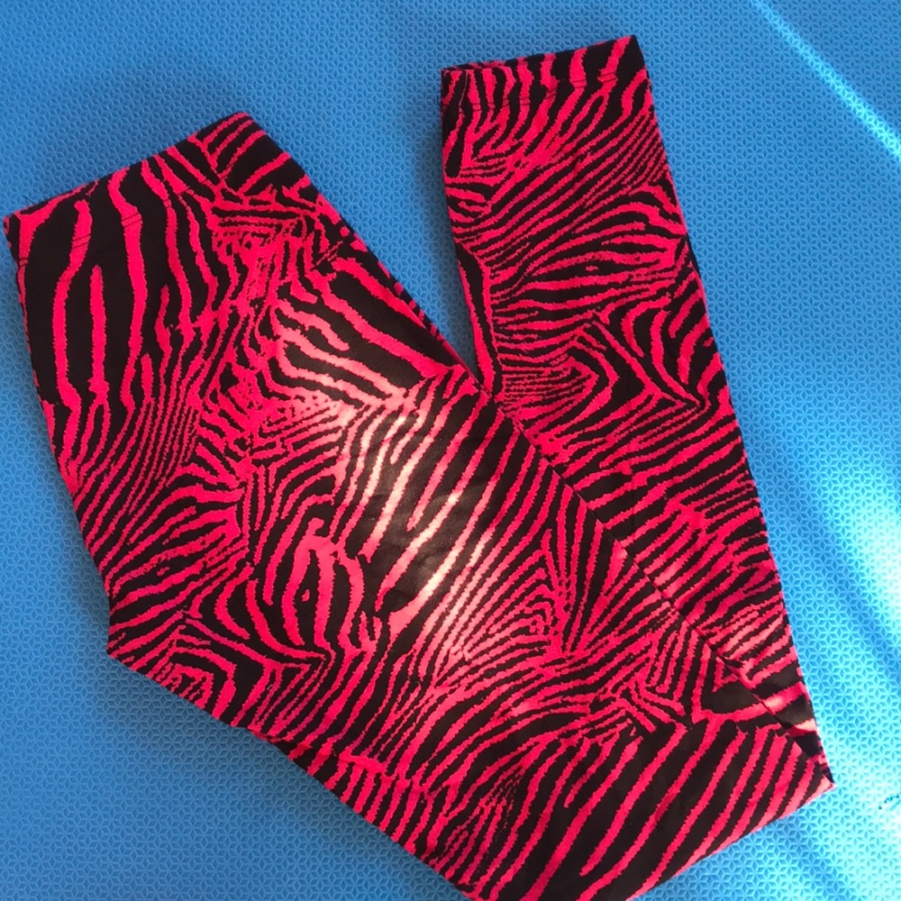 🎉💕NWOT🎉💕  FUN LEGGINGS!!!!